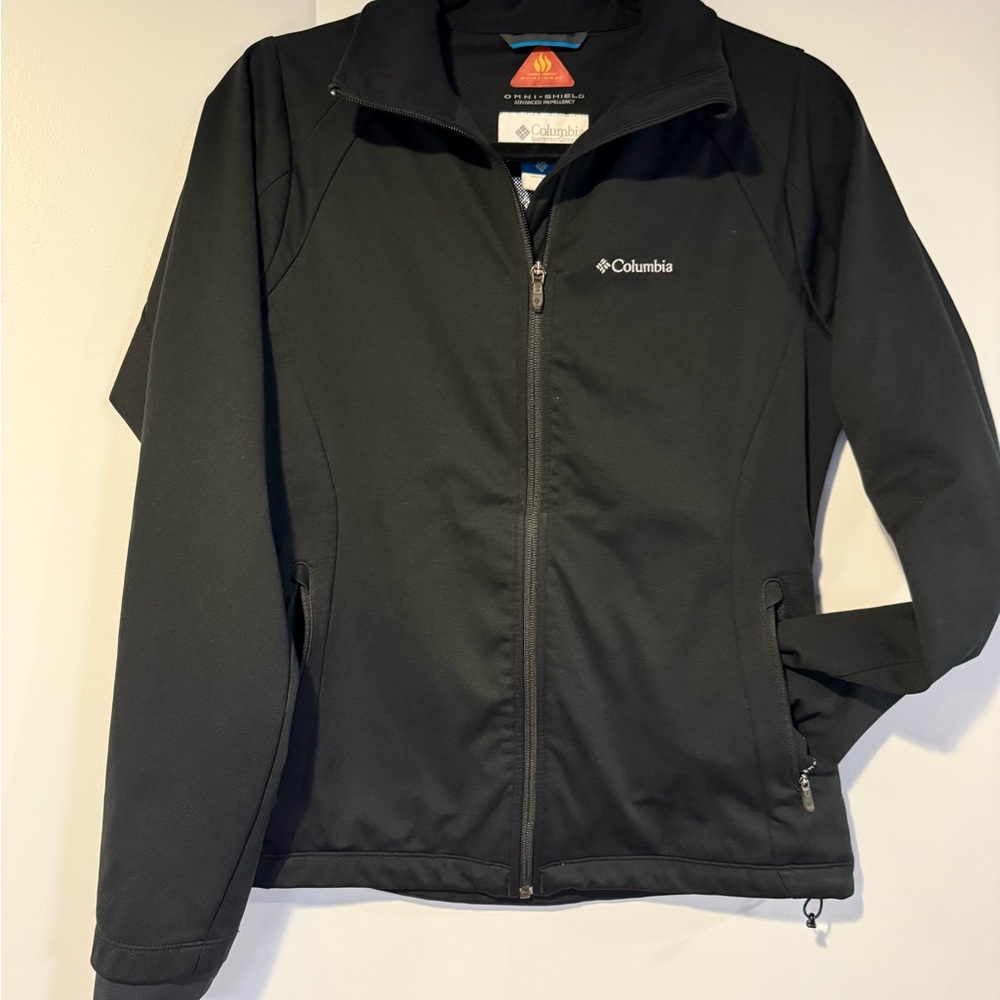 Columbia Women's Black shell jacket